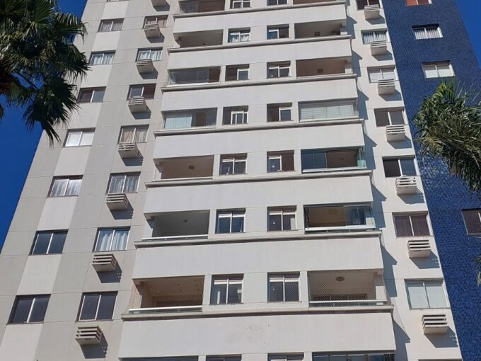 Fachada do Edifício Solar do Bosque, apartamento à venda em Vila Cleópatra, Maringá